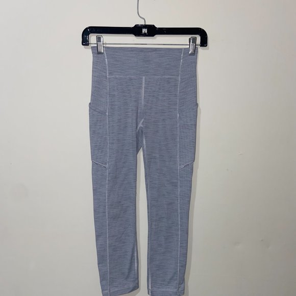 Lululemon Light Grey Space Dye Mid Rise Cropped Leggings - Size 2 - Picture 2 of 8